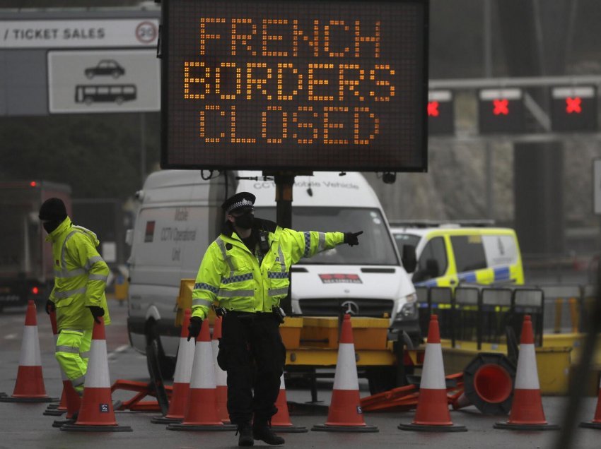 Franca hap kufijtë me Britaninë e Madhe