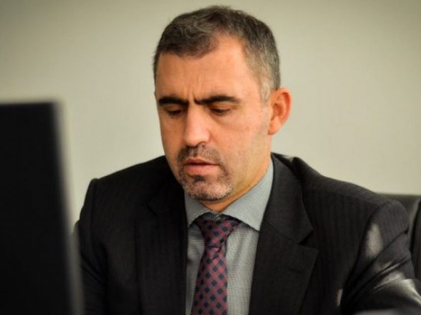 Avokati Berisha shpjegon se a ka të drejtë Albin Kurti të kandidojë për deputet