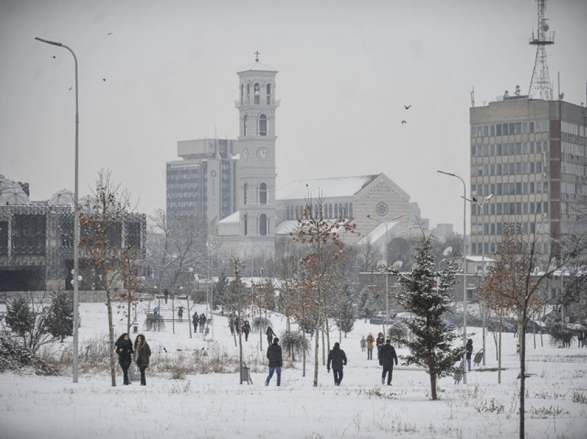 Dimri po vjen, në këtë ditë fillojnë reshjet e borës në Kosovë