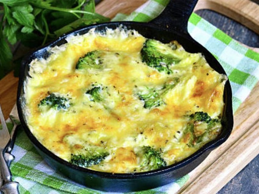 Brokoli me vezë dhe gjizë – Receta plot shije dhe shëndet