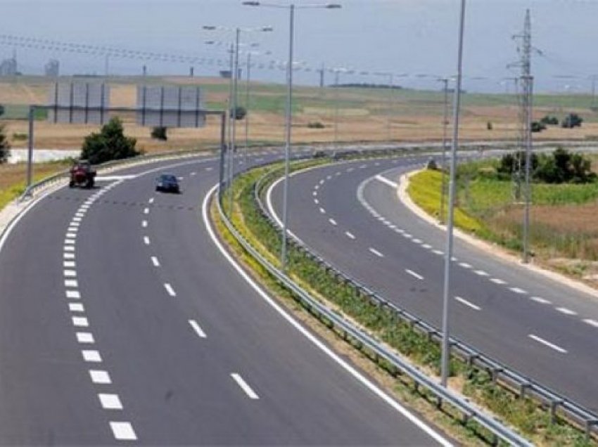 Ministria e Infrastrukturës: Të gjitha rrugët janë lehtësisht të kalueshme
