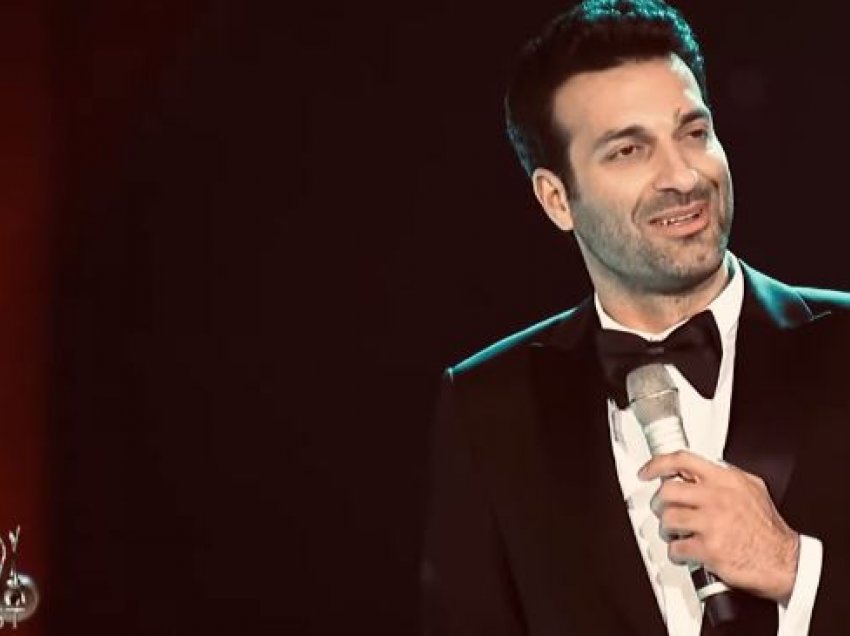 Ramë Lahaj përkujtoi me këngë në “Fest ’59”, ikonat e muzikës shqiptare që i humbëm këtë vit