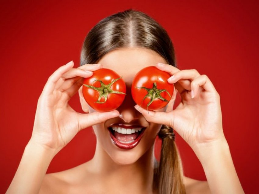 5 mënyra për t'i përdorur domatet për lëkurë më të bukur