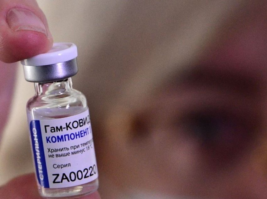 Rusia miraton vaksinën edhe për të moshuarit