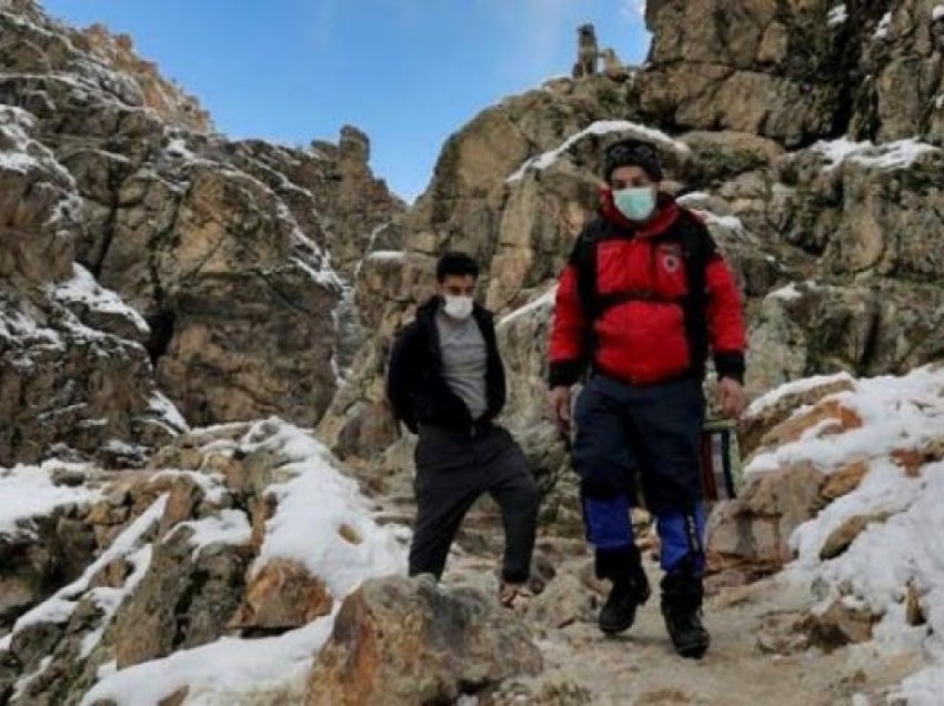 Të paktën tetë alpinistë të vdekur si pasojë e reshjeve të borës në Iran