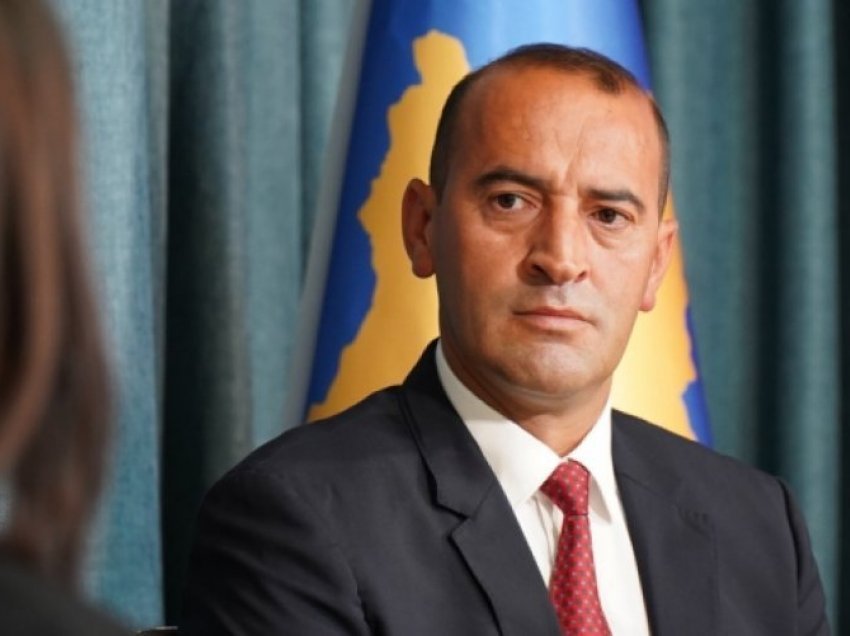 Latifi: Haradinajt nuk ka kush ia kalon për burrni, aq më pak disa mjeranë të Drenicës