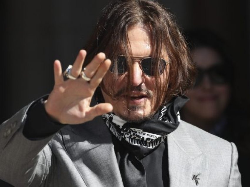 Platforma “Netflix” fshin të gjithë filmat e Johnny Depp!