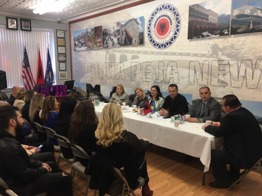 SHBA/ Shoqata “Peja” ndihmon 280 familje në Kosovë për festat e fundvitit