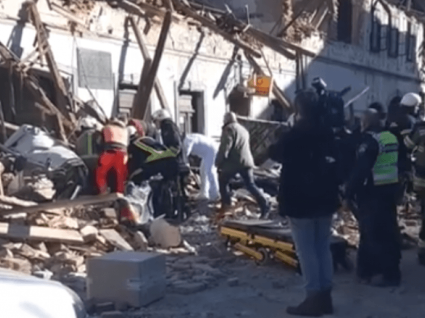 Tërmeti i fuqishëm në Kroaci, momenti kur një burrë nxirret “nga vetura e varrosur nën rrënoja” – djali i tij ishte me të