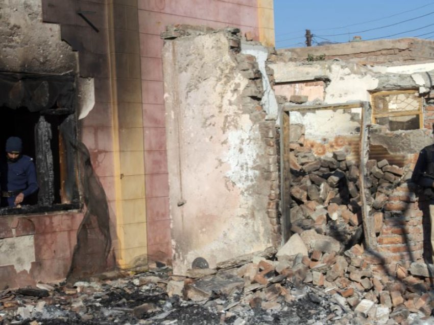 Shkatërruan tempullin hindu, arrestohen disa klerikë myslimanë në Pakistan