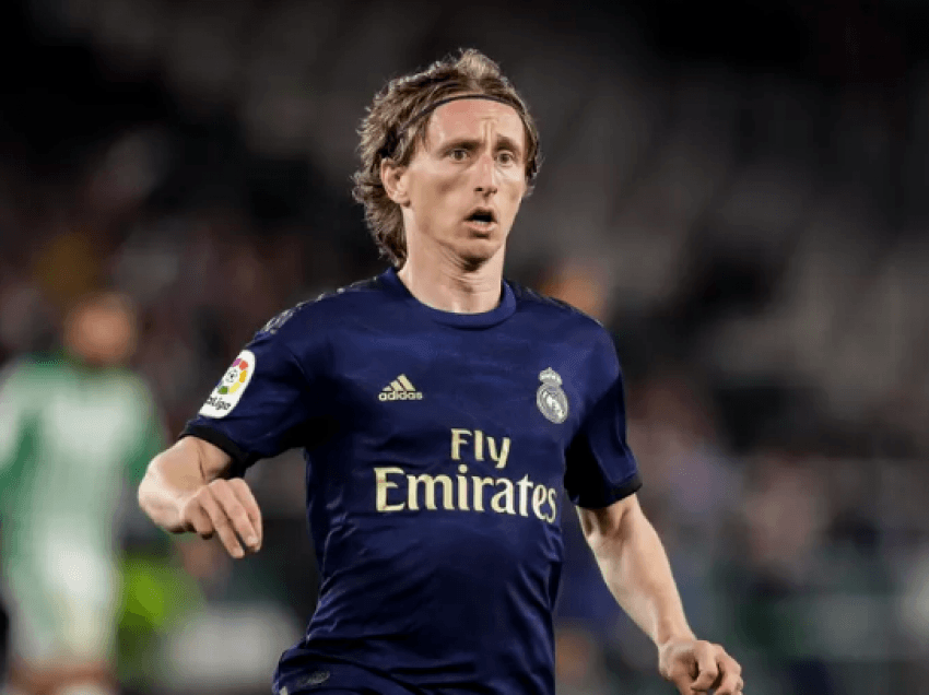 Modric arrin marrëveshje për rinovimin e kontratës me Real Madridin