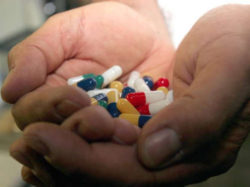 A e dini përse pilulat kanë dy ngjyra të ndryshme?