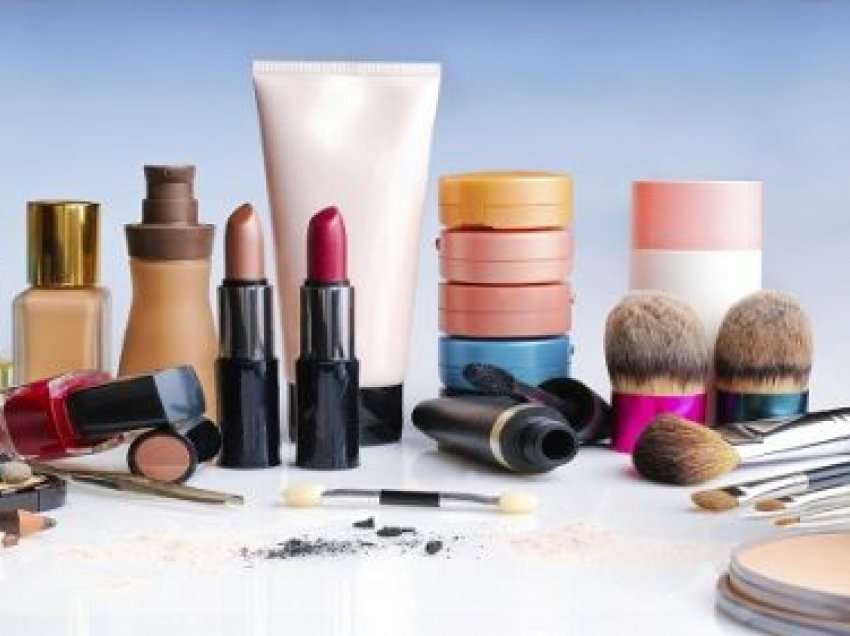 Si të njohim përbërësit toksikë që gjenden tek produktet kozmetike