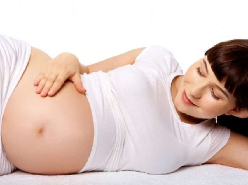 Pozicionet më të mira për të fjetur për gratë shtatzëna