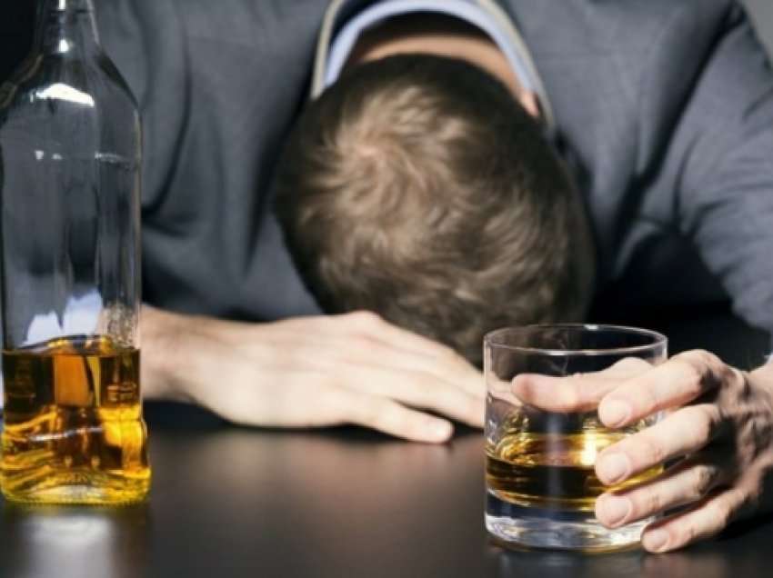 Studimi, si mund të frenohen efektet negative të konsumimit të alkoolit