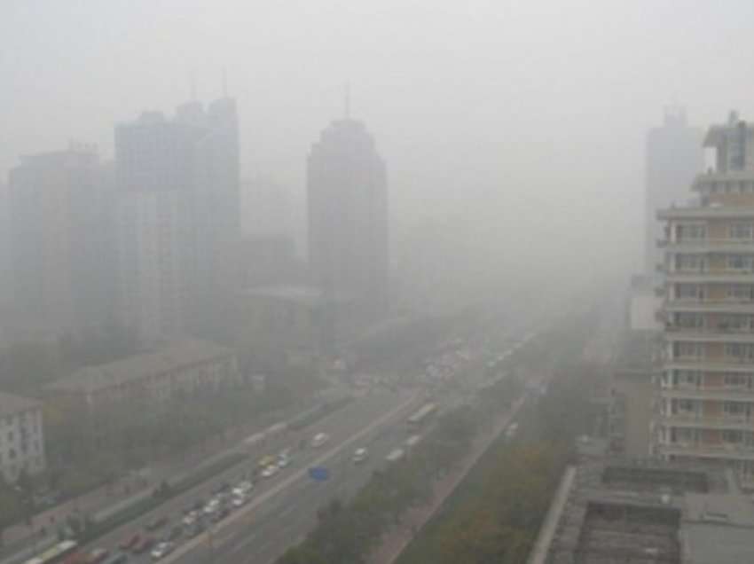 Prishtina thyen rekordin sonte me nivelin më të lartë të ndotjes së ajrit për këtë vit