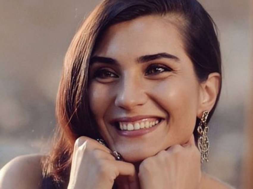 9 vjet më i ri, zbulohet i dashuri i aktores së njohur turke