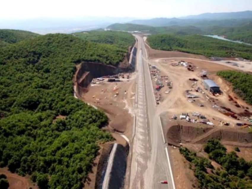 Për gjysmë viti, investime skandaloze në autostradën Kërçovë – Ohër