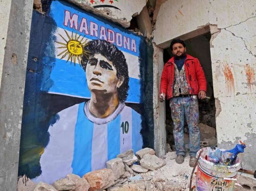 Çmenduria e tifozit për Maradonën, vizaton portretin e legjendës në shtëpinë e rrënuar