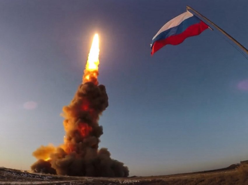 Rusia lëshon raketën me 10 mijë km/orë, shkatërron objektivin në një largësi 450 kilometra, pamjet