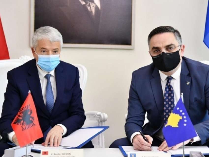 Kosova e Shqipëria nënshkruajnë nisjen e kongresit të parë të kryetarëve të komunave