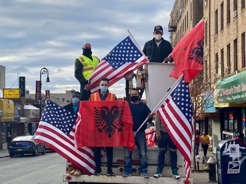 Shqiptarët në Bronx festojnë pavarësinë e Shqipërisë