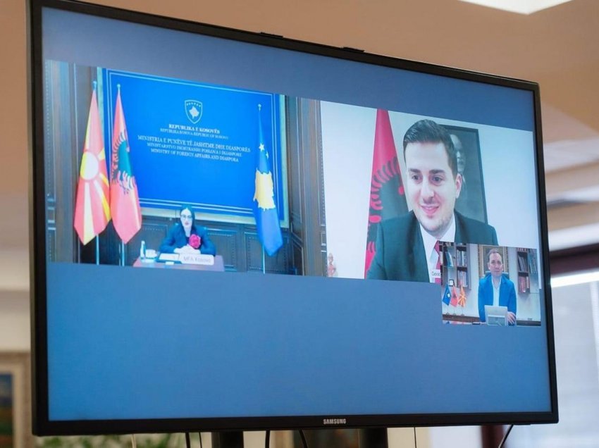 “E nisëm këtë ditë me nderim të përulur për flamurin kuq e zi”/ Cakaj bisedë me homologët e Maqedonisë së Veriut dhe Kosovës
