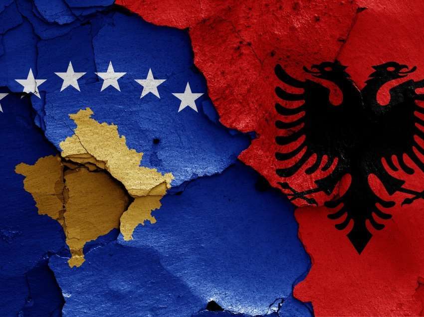 Parashikimi: Vetëm kështu mund të bashkohen Shqipëria dhe Kosova, kjo është pengesa...