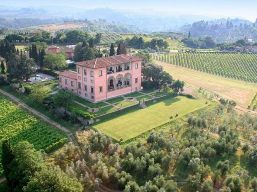 Jetoni si Makiaveli në vilën e Toskanës, të cilën gjoja e ka dizajnuar Mikelanxhelo