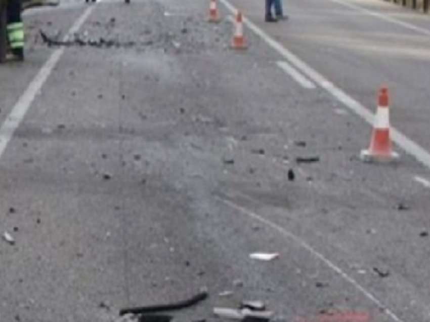 Aksident tragjik në Kavajë/ Ndërron jetë drejtuesi i motorit, plagoset pasagjerja