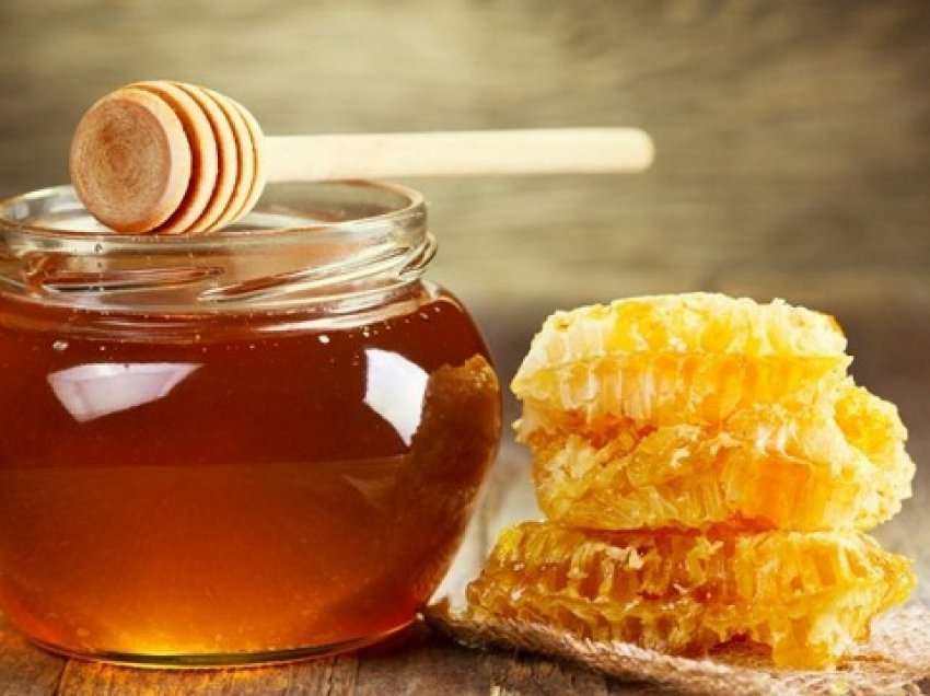 10 truqe për ta dalluar mjaltin natyral