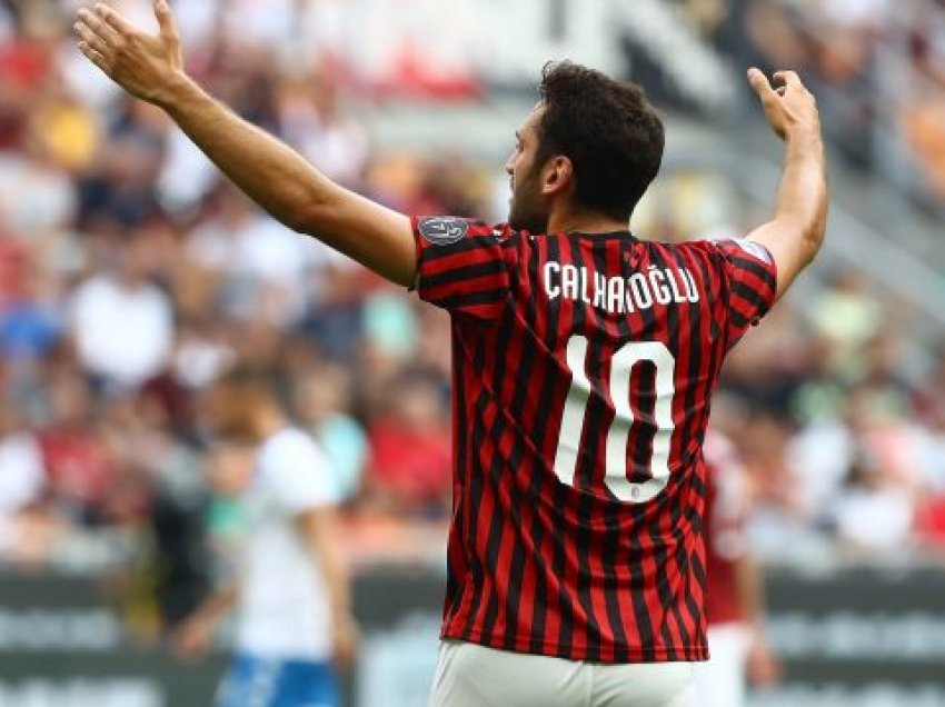 ​Calhanoglu poston një video lamtumirëse për Milanin, nuk mungojnë ekzibicionet ndaj Interit
