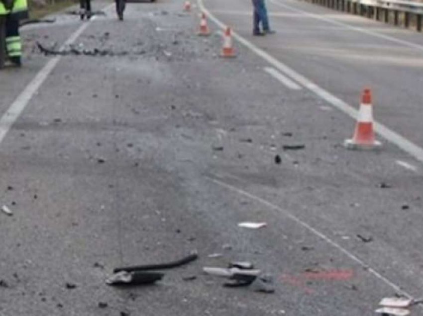Shtatë të lënduar në një aksident trafiku në udhëkryqin Pejë-Gjakovë