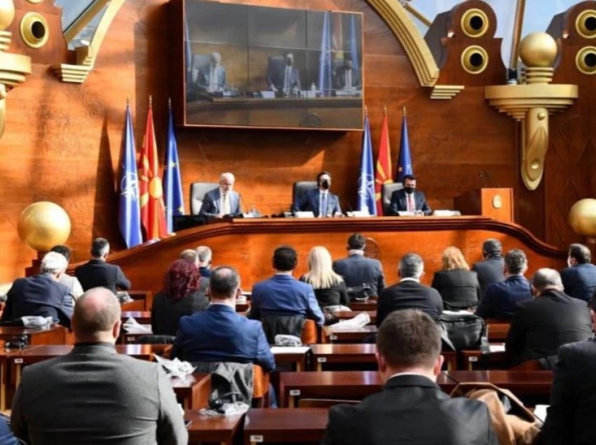 Shkup, Parlamenti fillon procedurën e shtyrjes së censusit për në vjeshtë
