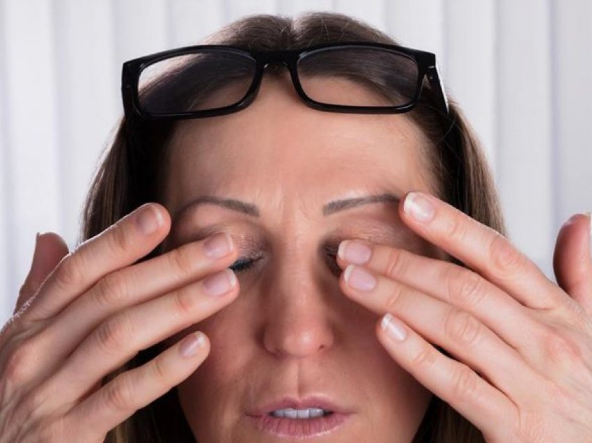 Ndryshimet në sy mund të tregojnë dy sëmundje të rrezikshme: Nëse i vëreni ato, këshillohuni menjëherë me një mjek!