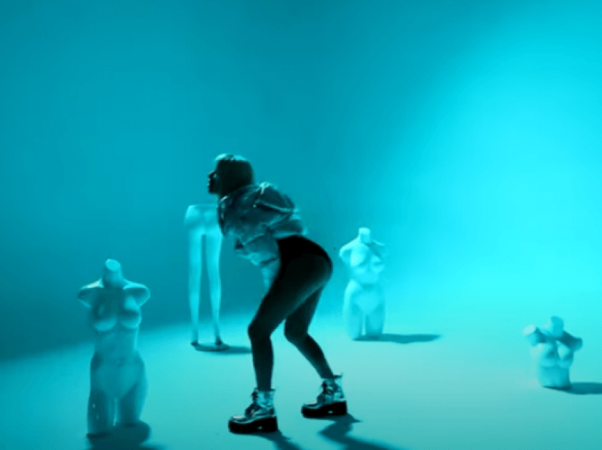 Vallëzim, muzikë dhe të qeshura pafund, Tayna publikohen prapaskenat e klipi “WTF”