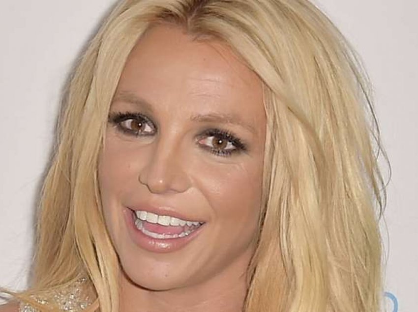 Britney Spears: Unë i shkruaj të gjitha postimet e mia në rrjetet sociale
