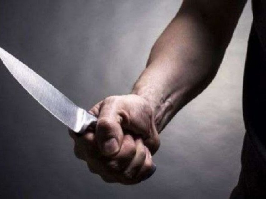 Ferizaj/ Theret me thikë nga shoku i tij për shkak të një mosmarrëveshje 