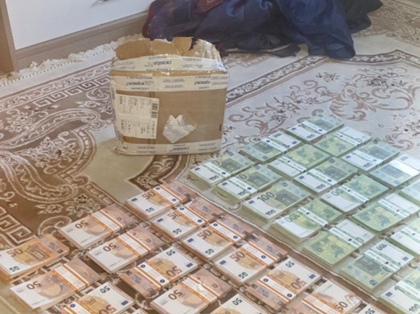 Policia sekuestron një shumë të madhe bankënotash që dyshohet të jenë të falsifikuara, arrestohen gjashtë persona 