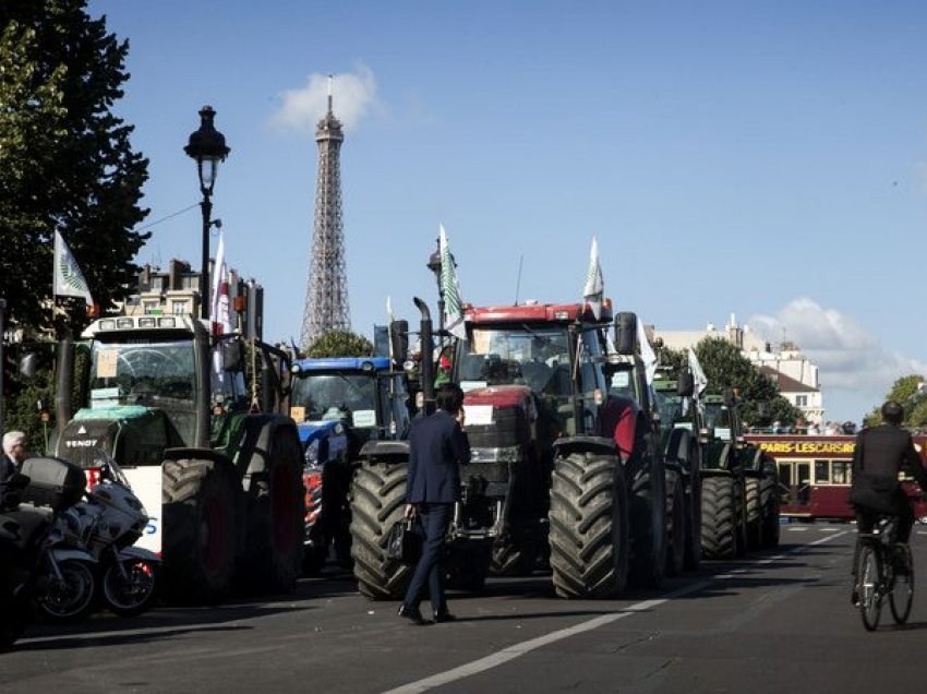 Fermerët francezë dalin në protestë, kundërshtojnë reformën bujqësore