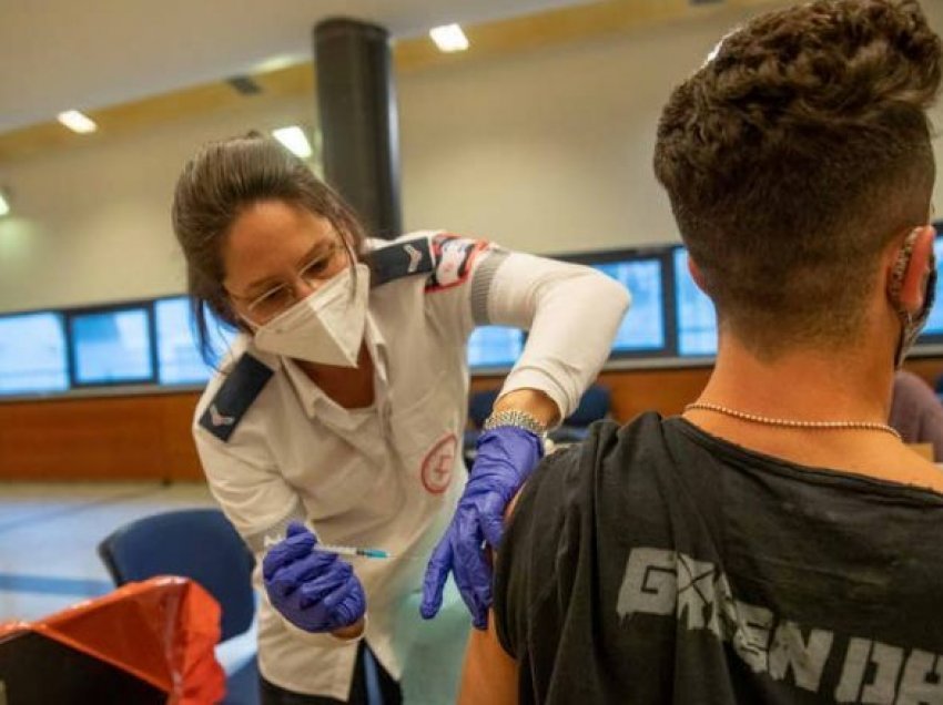 Edhe pse po i hedh vaksinat në mbeturina, Izraeli porosit 36 milionë doza të tjera
