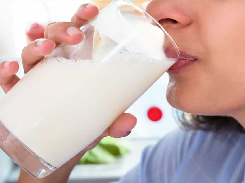 Zbuloni 5 ndikimet që sjellë konsumi i tepërt i qumështit