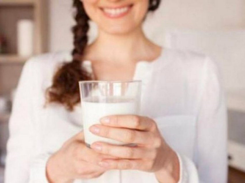Një gotë qumësht në ditë zvogëlon rrezikun e sëmundjeve të zemrës