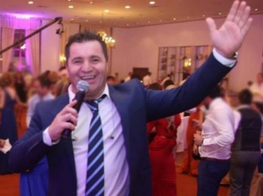Afrim Muqiqi thotë se mërgimtarët po rezervojnë dasma në Kukës, pasi në Kosovë u ndaluan