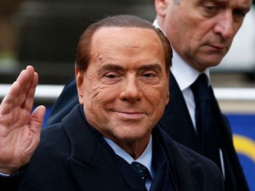 Berlusconi shtrihet në spital