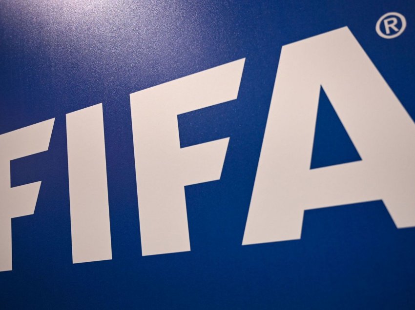 FIFA pezullon dy federatat të futbollit