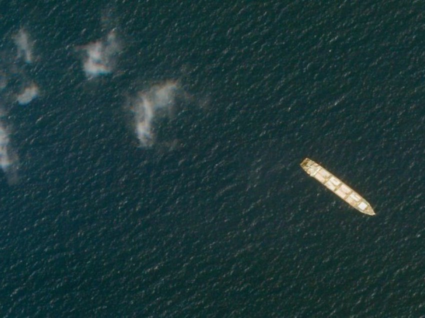 Anija iraniane sulmohet në Detin e Kuq disa orë para se të fillonin bisedimet bërthamore