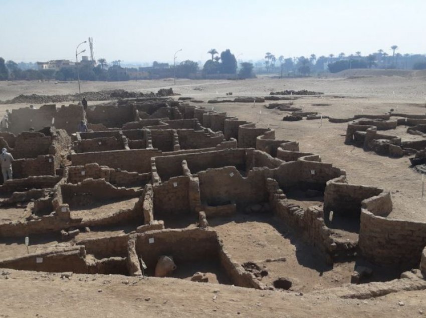 Arkeologët zbulojnë qytetin e lashtë në Egjipt