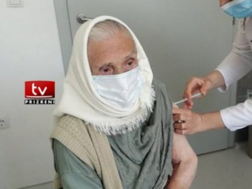Vaksinohet një 101-vjeçare nga Prizreni