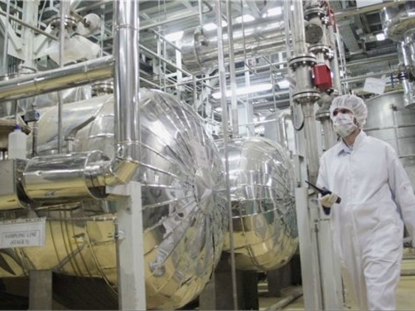 Irani njofton për testimin e një centrifuge të re